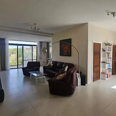 Lunzjata Mansions Penthouse Apartment