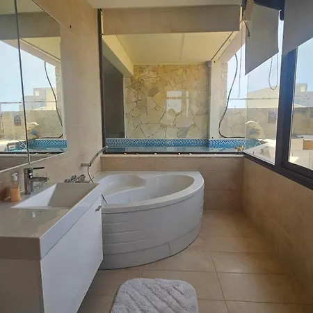 Lunzjata Mansions Penthouse *