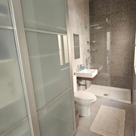 Lunzjata Mansions Penthouse Appartamento *