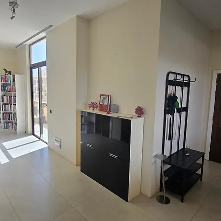 Lunzjata Mansions Penthouse Apartment *