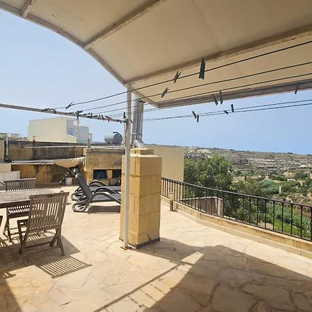 Appartamento Lunzjata Mansions Penthouse