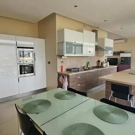 Lunzjata Mansions Penthouse * Ghajn il-Kbira (Gozo)