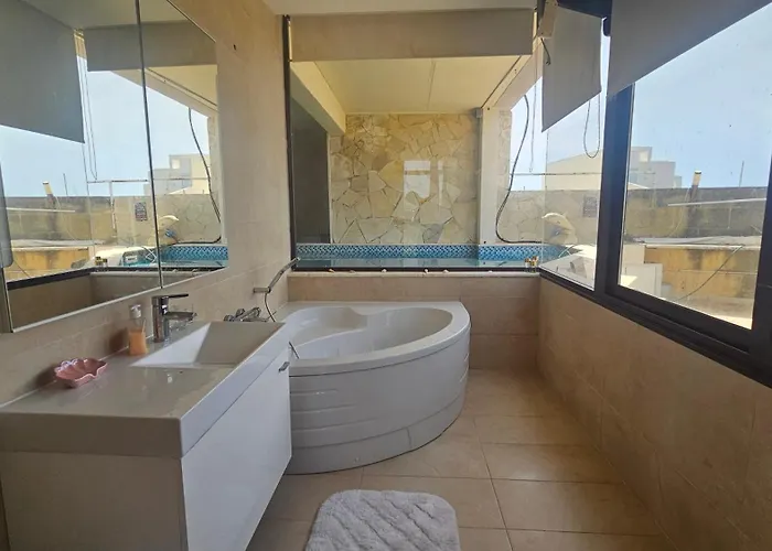 Lunzjata Mansions Penthouse *