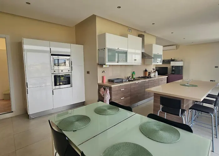 Lunzjata Mansions Penthouse * Ghajn il-Kbira (Gozo)