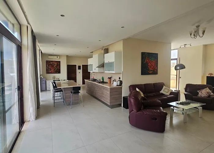 Lunzjata Mansions Penthouse Διαμέρισμα